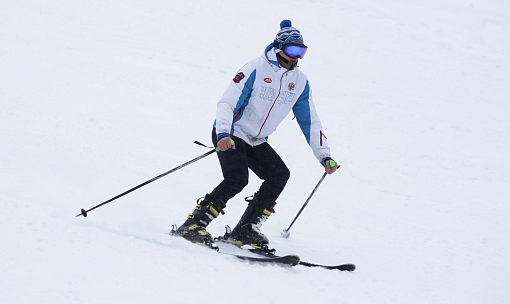 Слалом-гигант: горнолыжники открыли сезон на склоне «Горский»