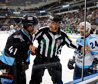 Хоккейная «Сибирь» вырвала победу в Минске