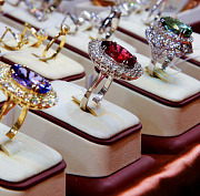 Сибирячку осудят за контрабанду полудрагоценных камней на 2,5 миллиона