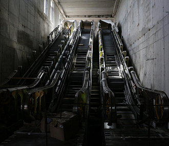 Последние эскалаторы монтируют на станции метро «Спортивная»