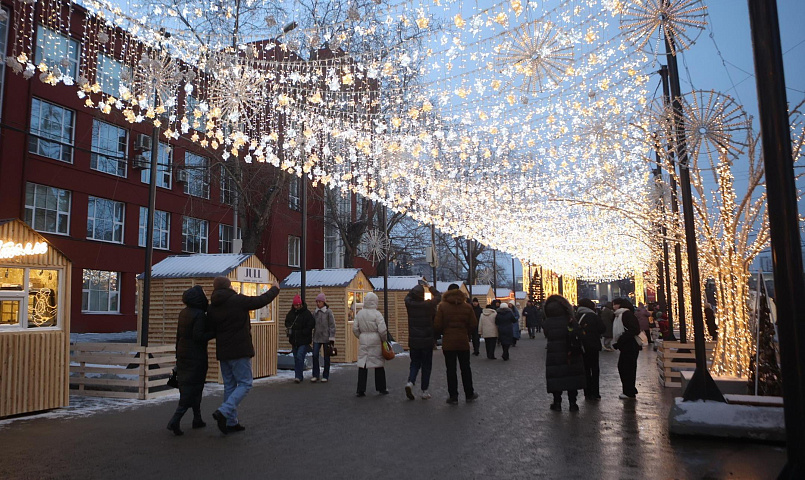 Световой потолок и сверкающие деревья появятся на улице Ленина к декабрю