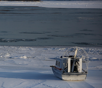 Рыбак спас девушку, провалившуюся под лёд на Оби в Новосибирске