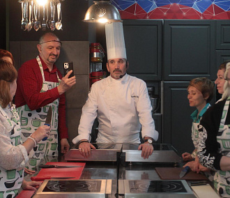Жареные огурцы и кабачок в тулупе: где культивируют сибирскую кухню