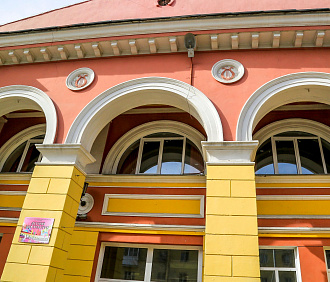 Ровесник оперного: как живёт ДК, где крутили первое 3D-кино в Новосибирске
