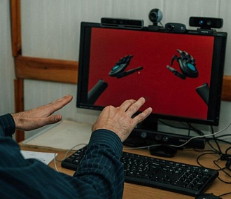 Новосибирец научил компьютер понимать жесты глухих