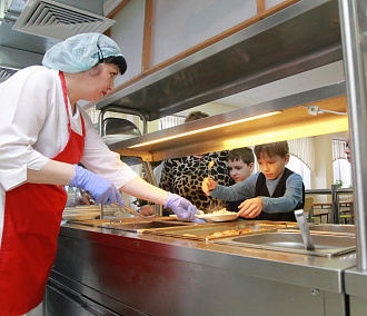 Названа новая себестоимость льготных школьных обедов в Новосибирске