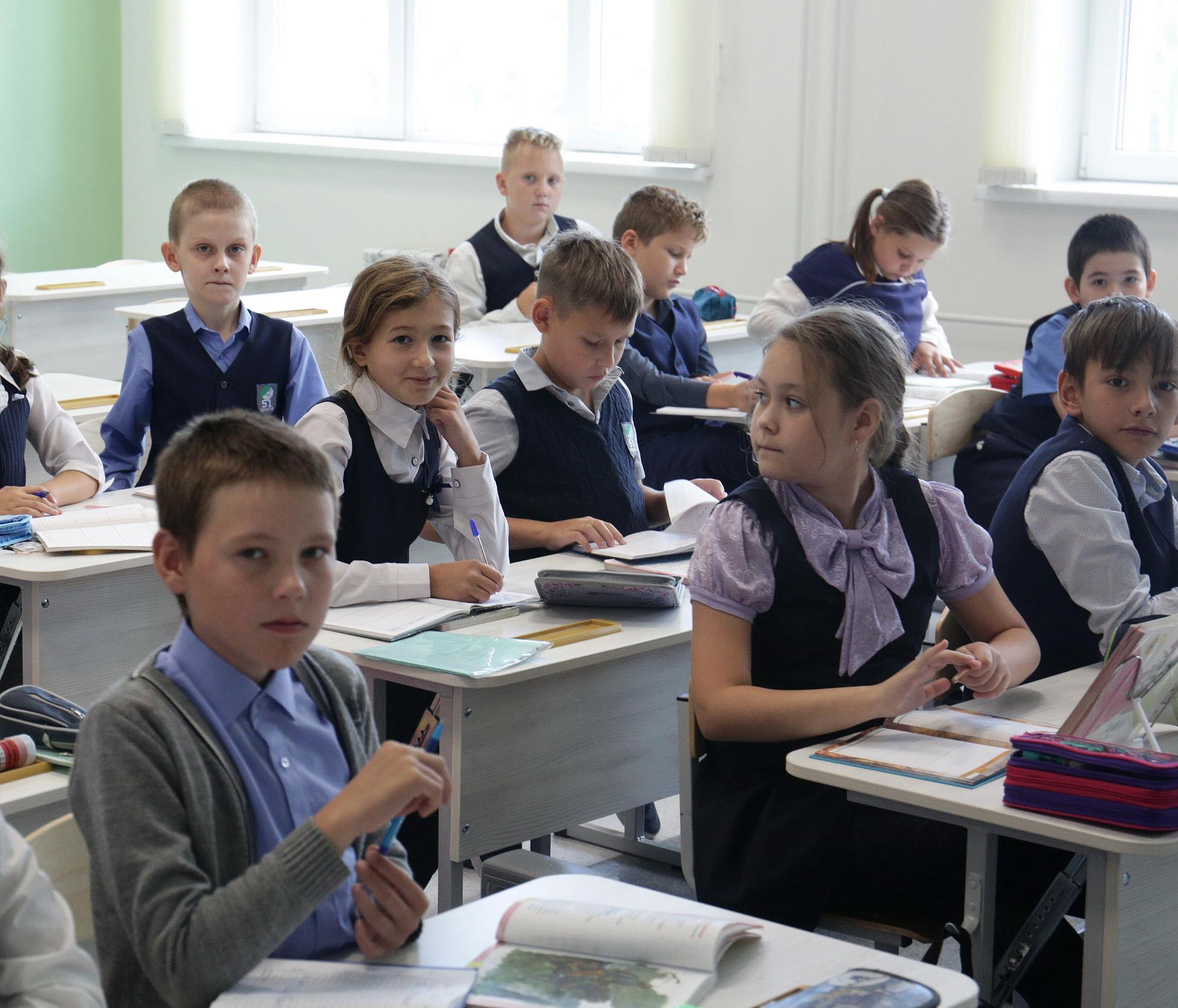 Новосибирская неделя: места в школах, новые скверы и неприятное соседство