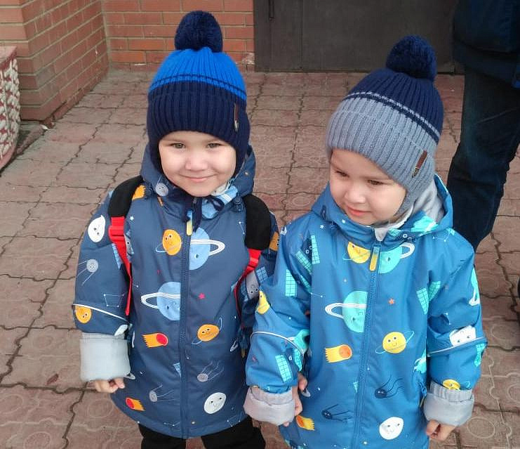 Двух трёхлетних детей разыскивают приставы в Новосибирской области