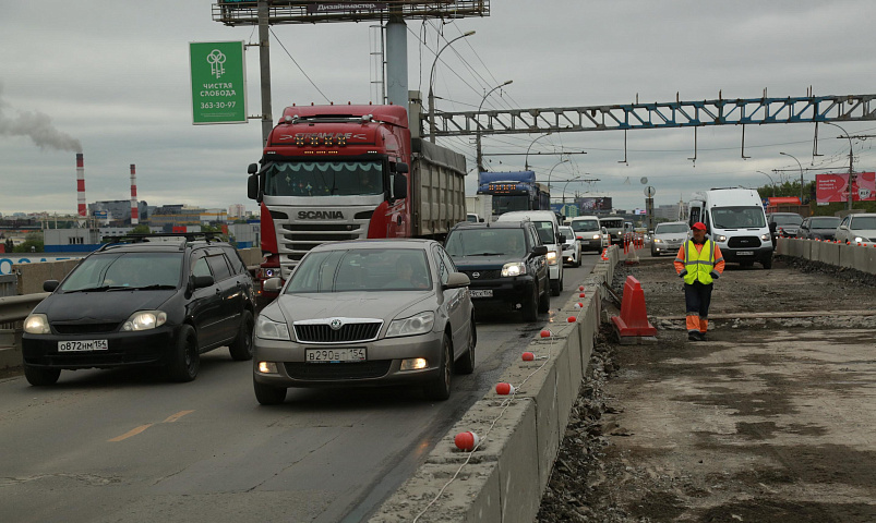 На Димитровском мосту с 9 июня вводят реверсивное движение