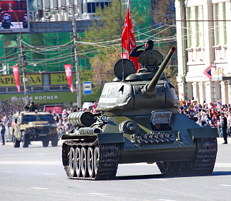 Семь участников войны посетят парад Победы на площади Ленина