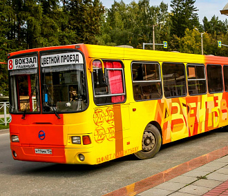 Лаврентьевский ретроавтобус с компостером запустили в Новосибирске