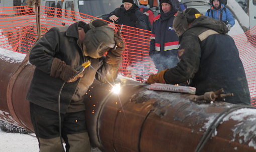 Ремонт теплотрассы на Связистов обещают закончить в ночь на 8 декабря