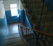 Новосибирцам напомнили о штрафах за велосипеды и коляски в подъездах