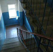 Новосибирцам напомнили о штрафах за велосипеды и коляски в подъездах