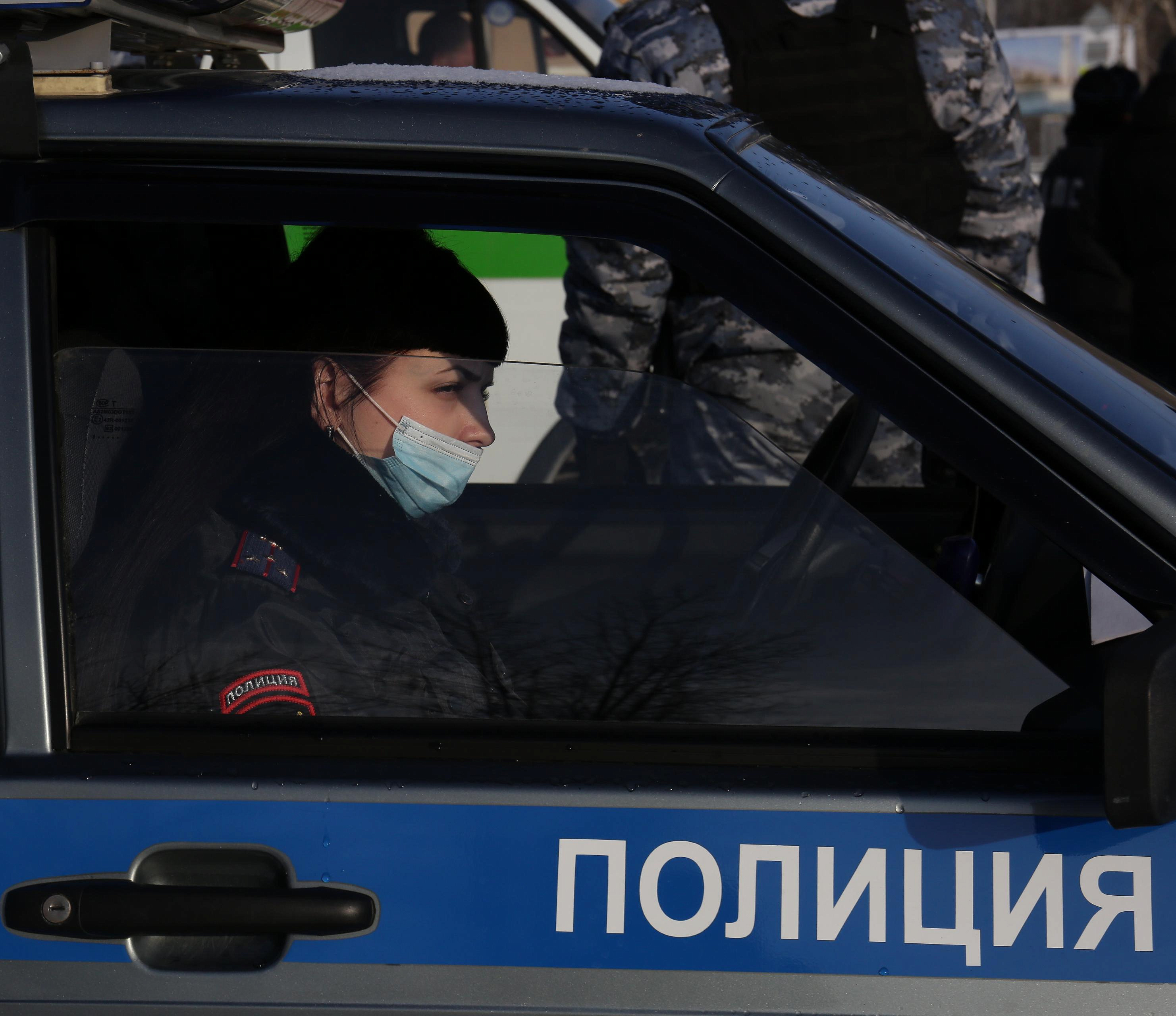ГИБДД ищет очевидцев наезда на маму с ребёнком в Новосибирске