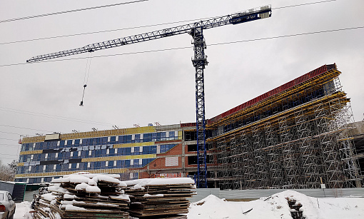 Инспекторы проверили стройку частной школы с бассейном в Новосибирске