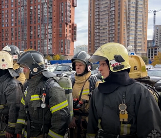 Торговый центр в дыму: пожарные провели учения в «Сибирском молле»