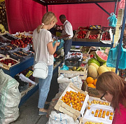 Почти 400 кг овощей и фруктов изъяли у торговца в Советском районе
