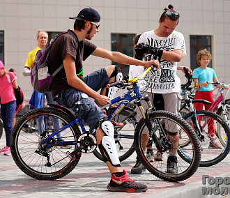 Велосипедисты от мала до велика собрались на велофестивале «Крути педали»
