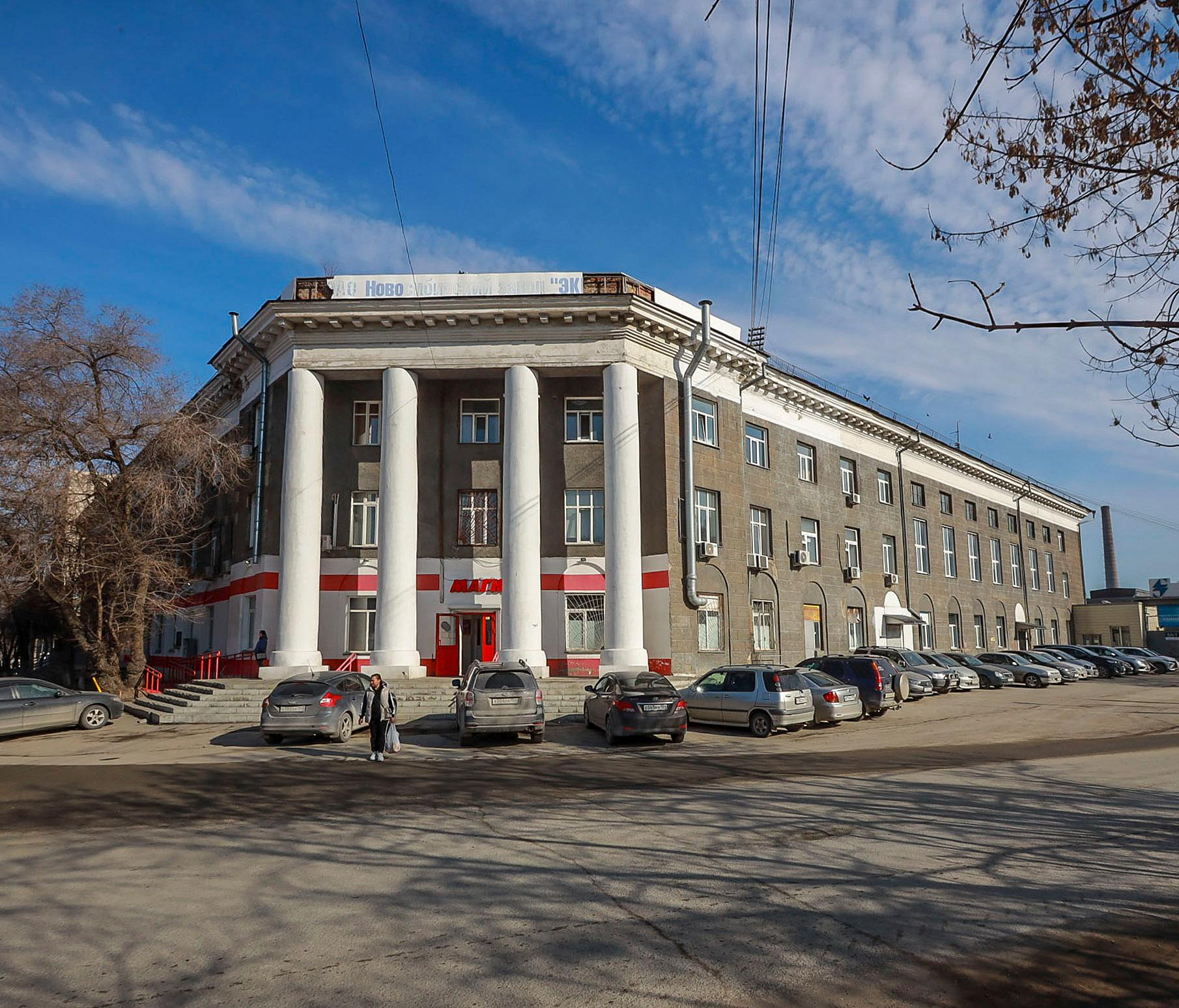Историческое здание заводоуправления «Экран» с колоннадой хотят снести