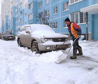 Дефицит дворников обострился в Новосибирской области