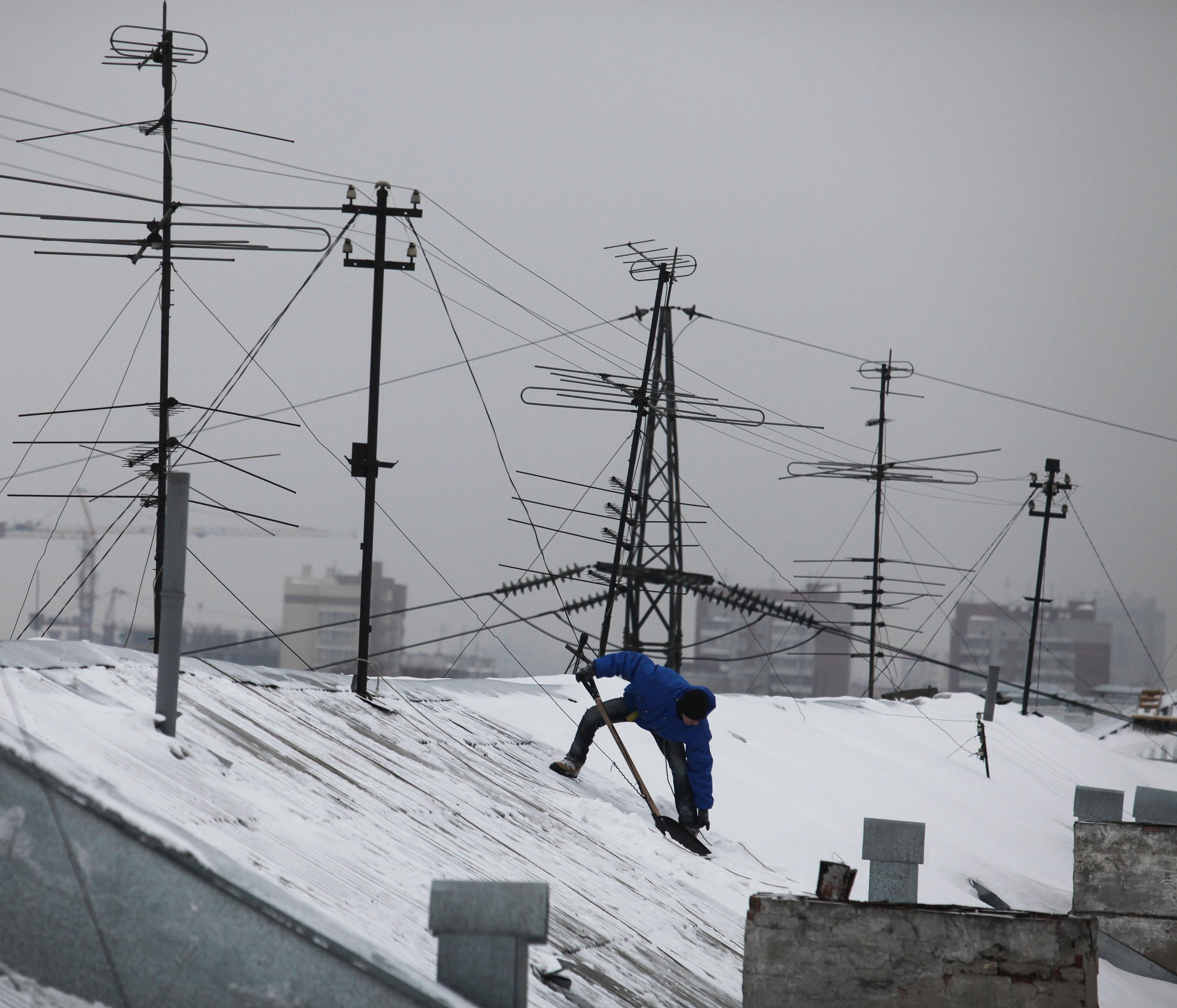 Мэр Новосибирска: 90% скатных крыш в городе очистили от снега
