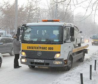 Работает эвакуатор: на улице Менделеева запретят парковку