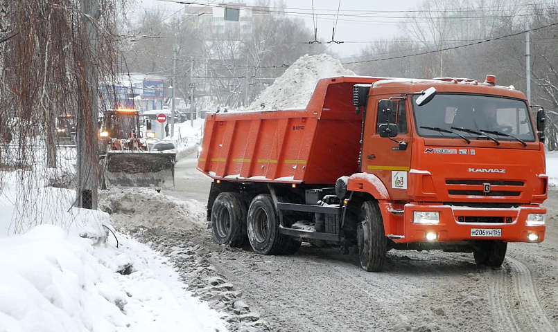 Водителям ДЭУ в Дзержинке приходится работать по 12 часов в сутки
