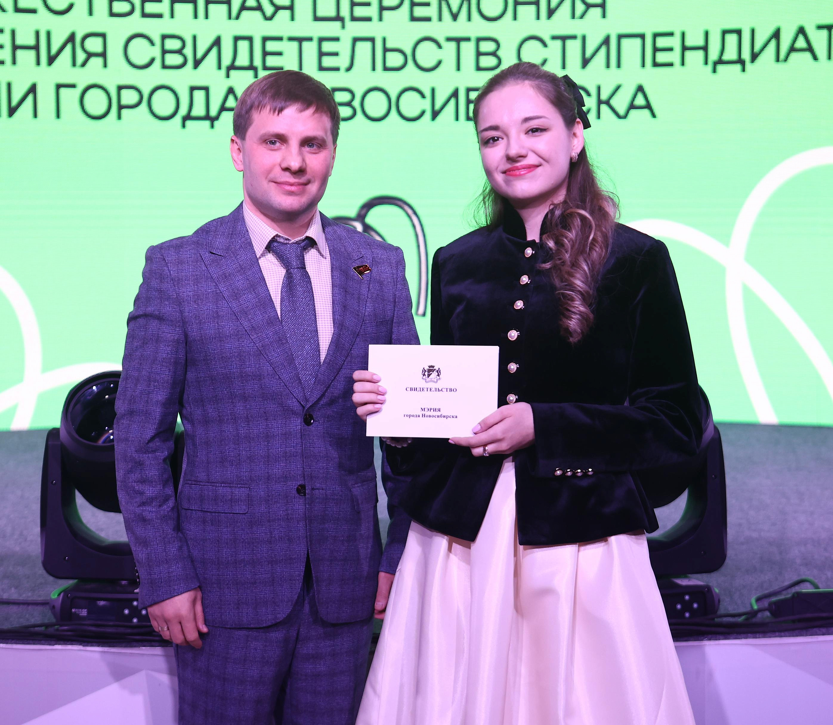 Мэр Кудрявцев: 122 новосибирца будут получать стипендию от города