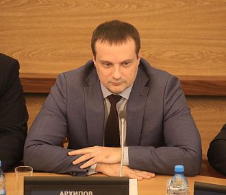 Министра ЖКХ Архипова обвиняют в превышении полномочий