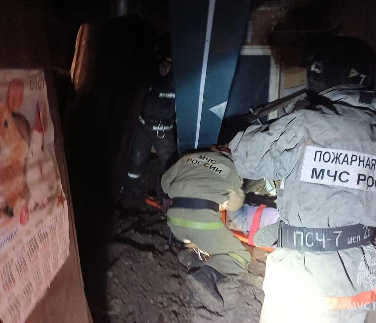 Двух женщин спасли из-под завалов рухнувшего дома под Новосибирском