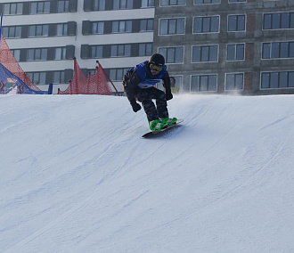 Сноубордисты опробовали новую трассу на Горском на первенстве области
