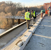 Мэр Кудрявцев показал ход ремонта моста через Иню в Новосибирске