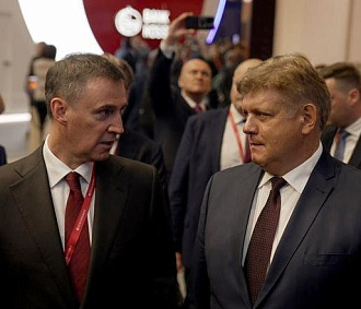 Сибирский полпред провёл рабочую встречу с Дмитрием Патрушевым на ПМЭФ