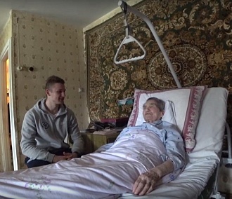 «Сибирь» поздравила 101-летнюю болельщицу с днём рождения