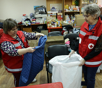Консервы и одежду для беженцев можно принести в пункты «Красного креста»