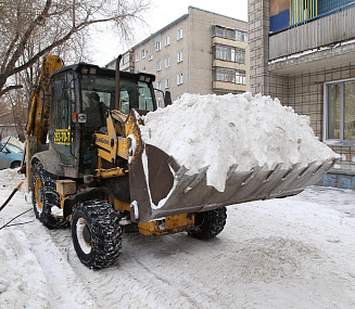Как организовать уборку двора в снегопады: пример одной УК