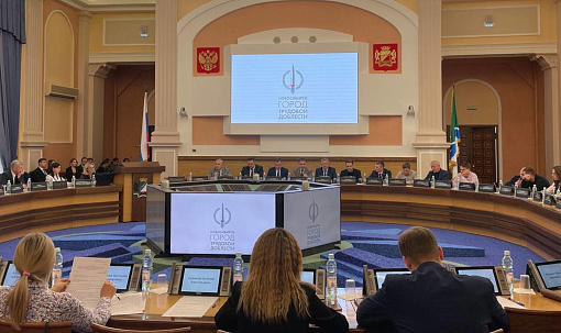 Мэр Кудрявцев познакомил депутатов нового созыва с работой департаментов