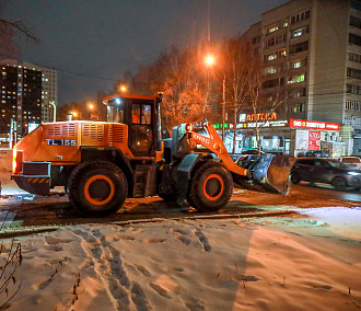 Уборку улиц в Новосибирске усилят на новогодних праздниках