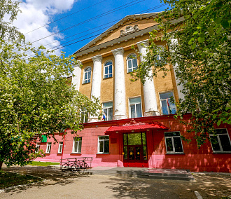 В некоторых наших колледжах конкурс соизмерим с МГУ — Андрей Травников