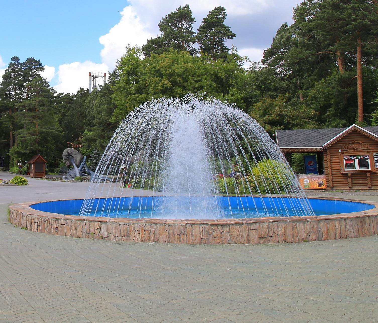 Первый в этом сезоне фонтан запустили в Новосибирске