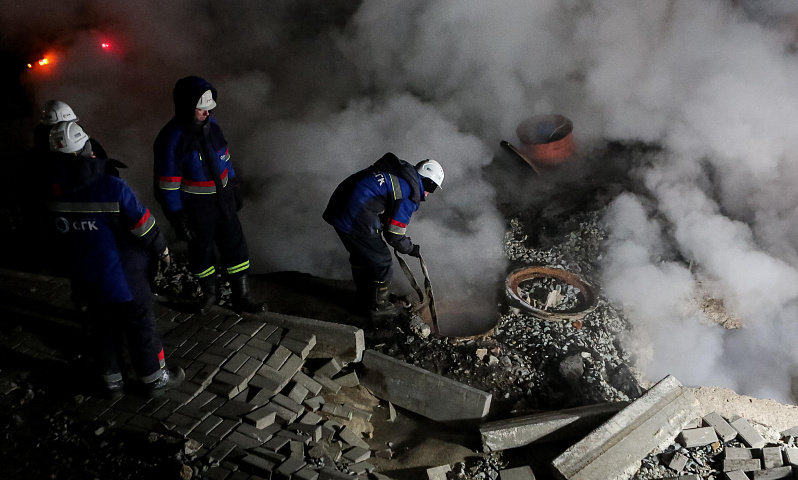 Теплосеть на Связистов отремонтировали к утру понедельника