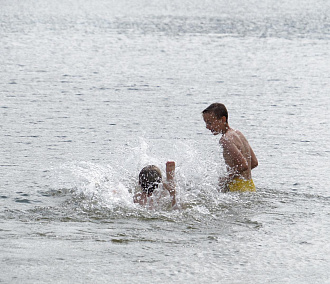Подросток едва не утонул в опасном котловане на Юго-Западном
